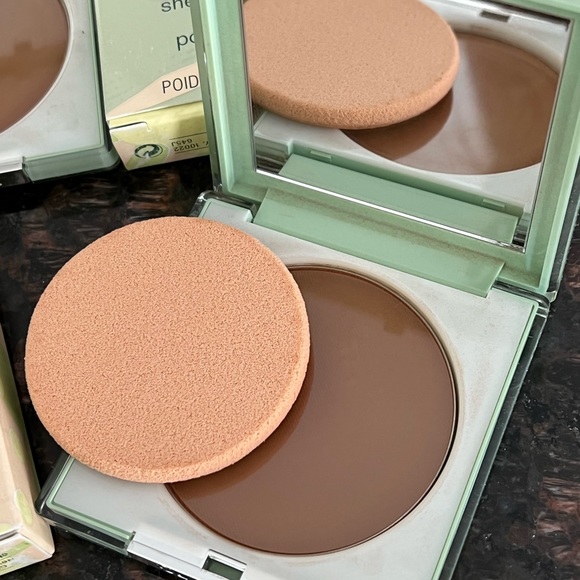 (2) NEW Clinique Stay-Matte Sheer Finish Pressed Powder (Stay Sienna 21) - Picture 2 of 10